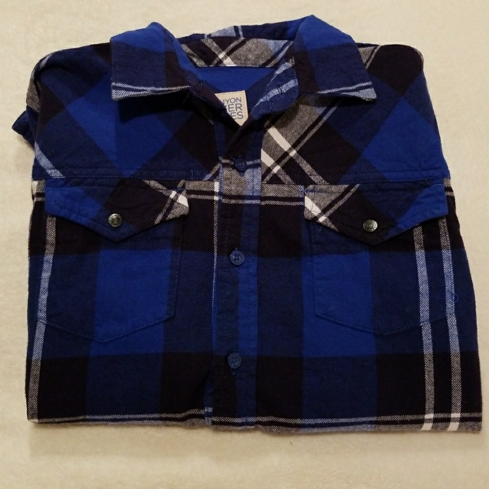 🌊 Canyon River Blues Long Sleeve Button Size M